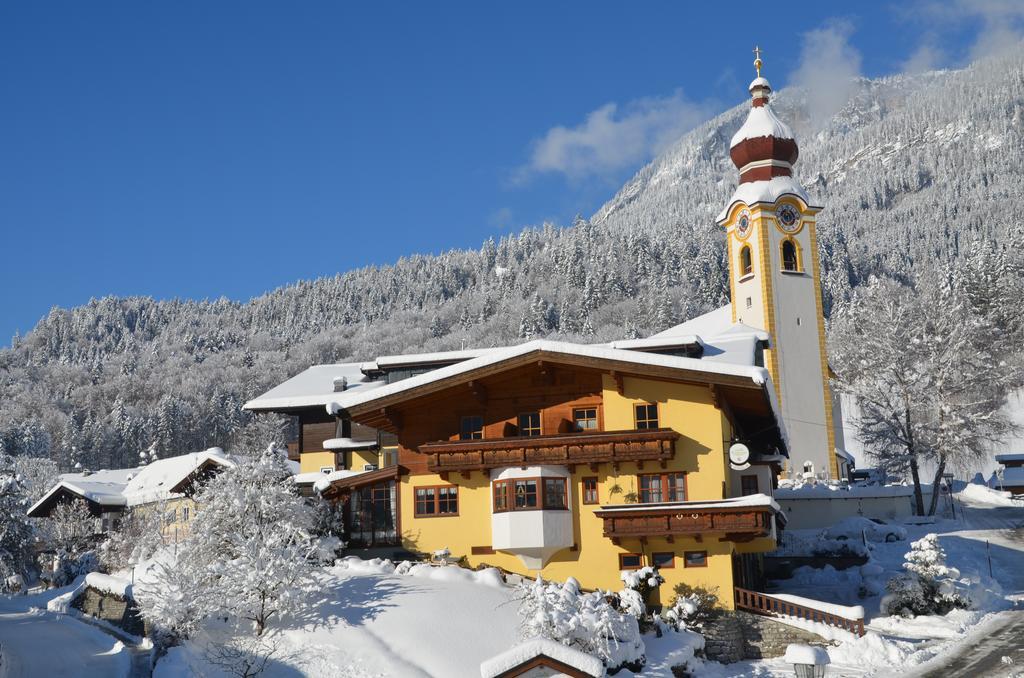Landhotel Kirchenwirt Unken Exterior photo