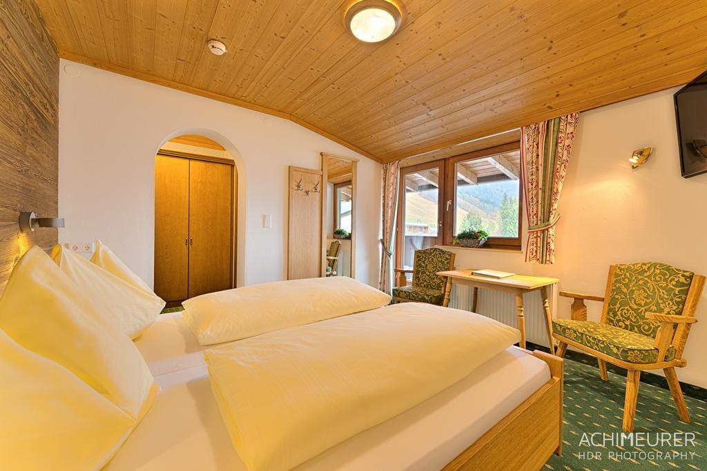 Landhotel Kirchenwirt Unken Exterior photo